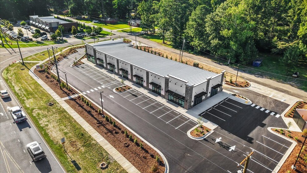 More Photos Of 1551 E Market St, Smithfield Freestanding For Lease