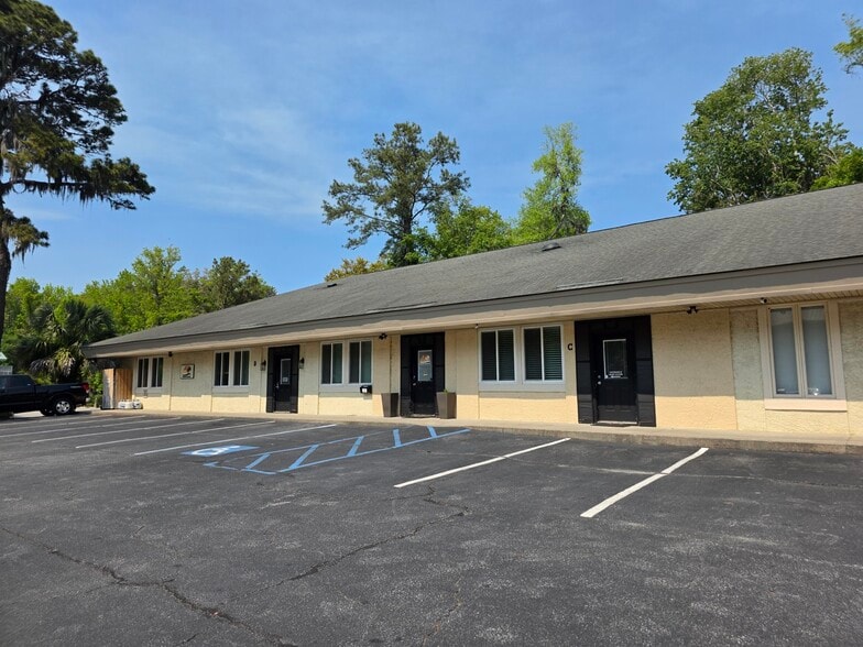 More Photos Of 21 New Orleans Rd, Hilton Head Island Office For Sale