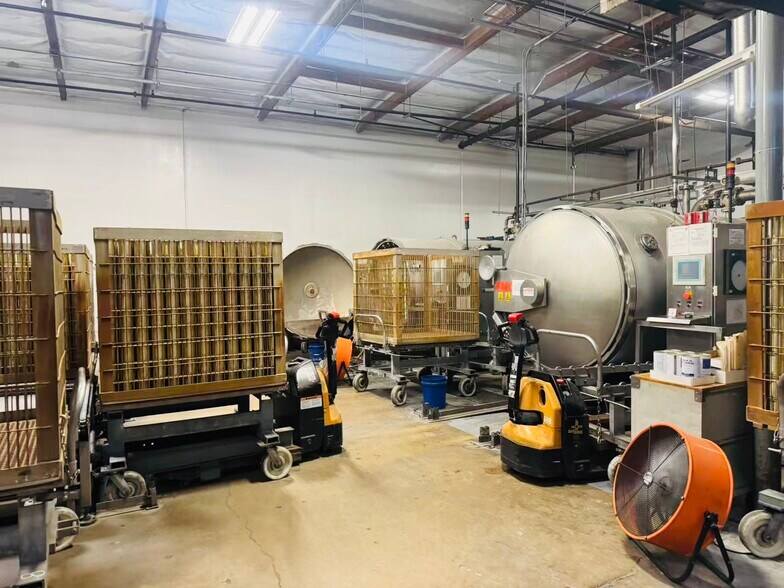 More Photos Of 201 N Sullivan St, Santa Ana Warehouse For Sale