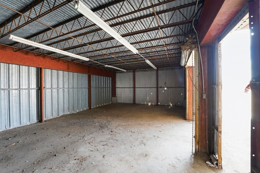 More Photos Of 2434 Etring Ave, Corpus Christi Warehouse For Sale