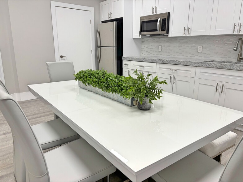 More Photos Of 901 Clint Moore Rd, Boca Raton Loft Creative Space For Sale