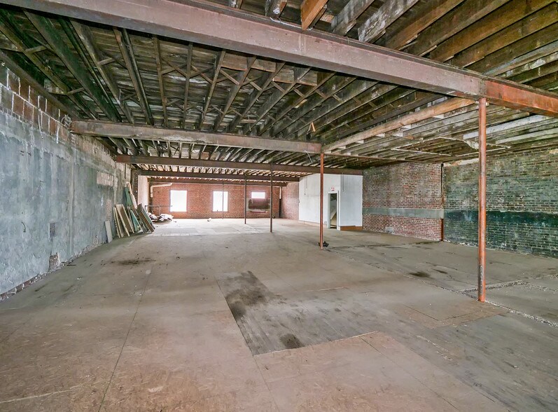 More Photos Of 1729-1731 N Main St, Jacksonville Storefront For Lease