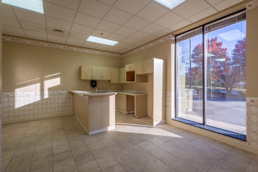 More Photos Of 1270 25th Street Pl SE, Hickory Medical For Lease