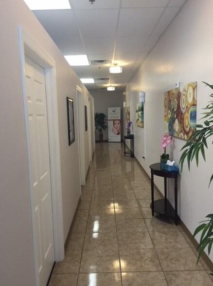 More Photos Of 12575 S Cleveland Ave, Fort Myers Storefront For Lease