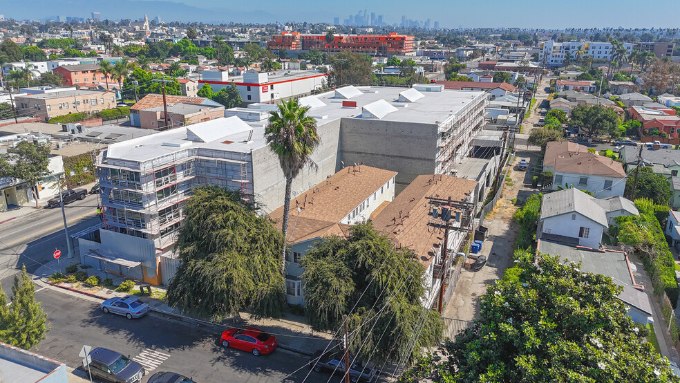 Primary Photo Of 3406 Virginia Rd, Los Angeles Apartments For Sale