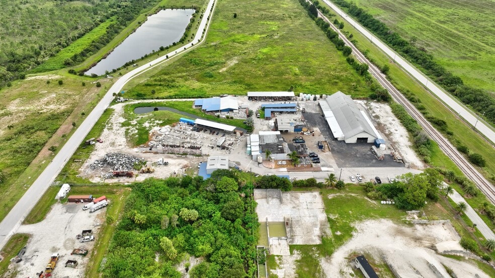 More Photos Of 17250 SW Railroad Ave, Indiantown Manufacturing For Sale