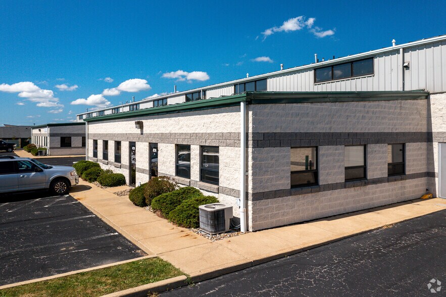 More Photos Of 4270-4282 Hudson Dr, Stow Light Manufacturing For Lease