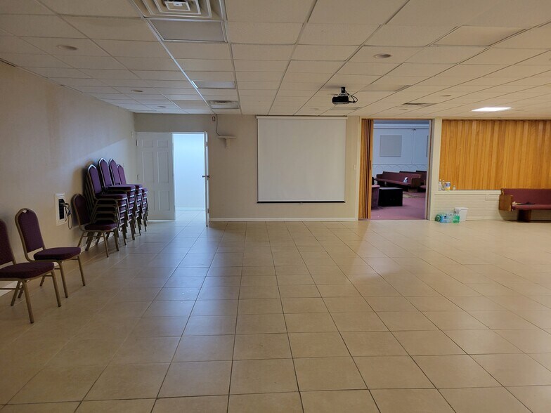 More Photos Of 2915 Broadway Blvd, Garland Religious Facility For Sale