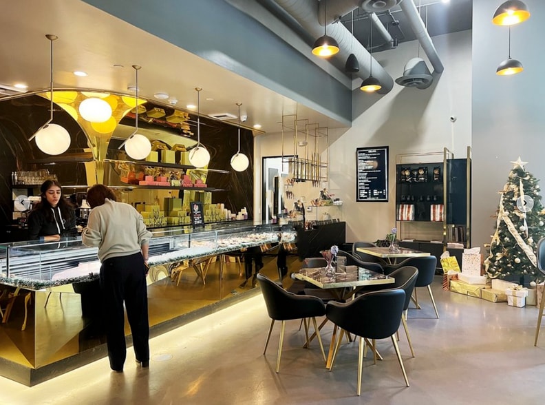 More Photos Of 75 W Walnut St, Pasadena Apartments For Lease