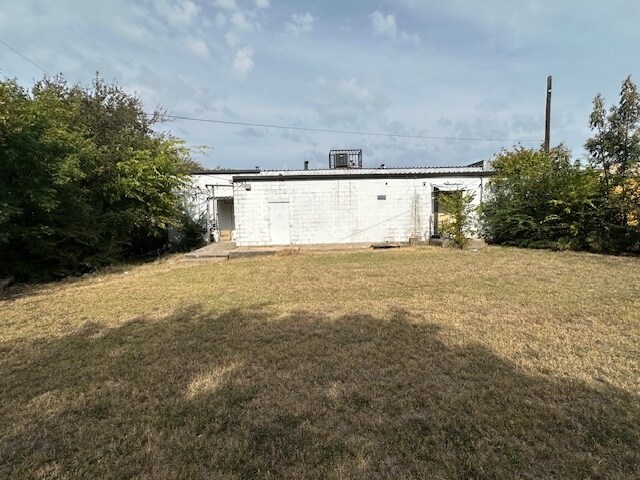 More Photos Of 5560 Meadowbrook Dr, Fort Worth Storefront Retail Office For Sale