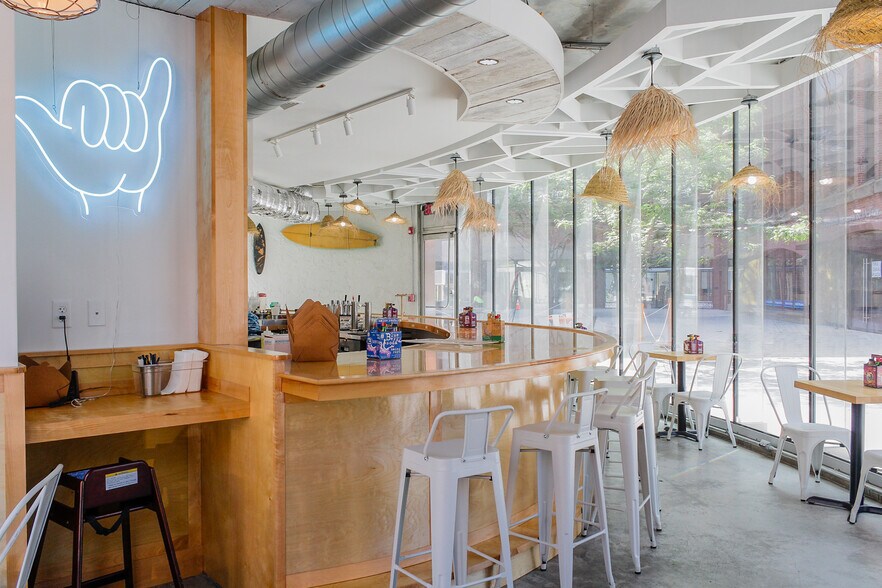 More Photos Of 210 Middle St, Portland Restaurant For Lease