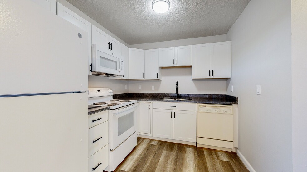 More Photos Of 807-813 37th Ave, Greeley Apartments For Sale