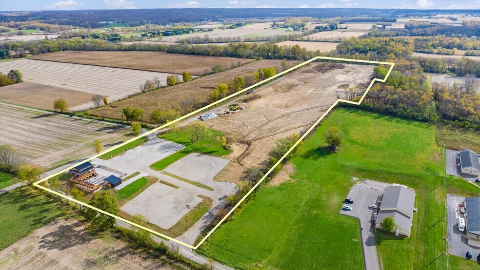 Primary Photo Of 8635 Blackbird Ln, Thornville Specialty For Sale