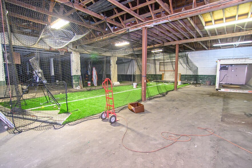 More Photos Of 3367 Broad St, Exmore Showroom For Sale
