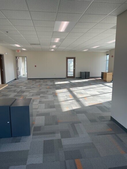 More Photos Of 3600 Digital Dr, Dubuque Office For Sale