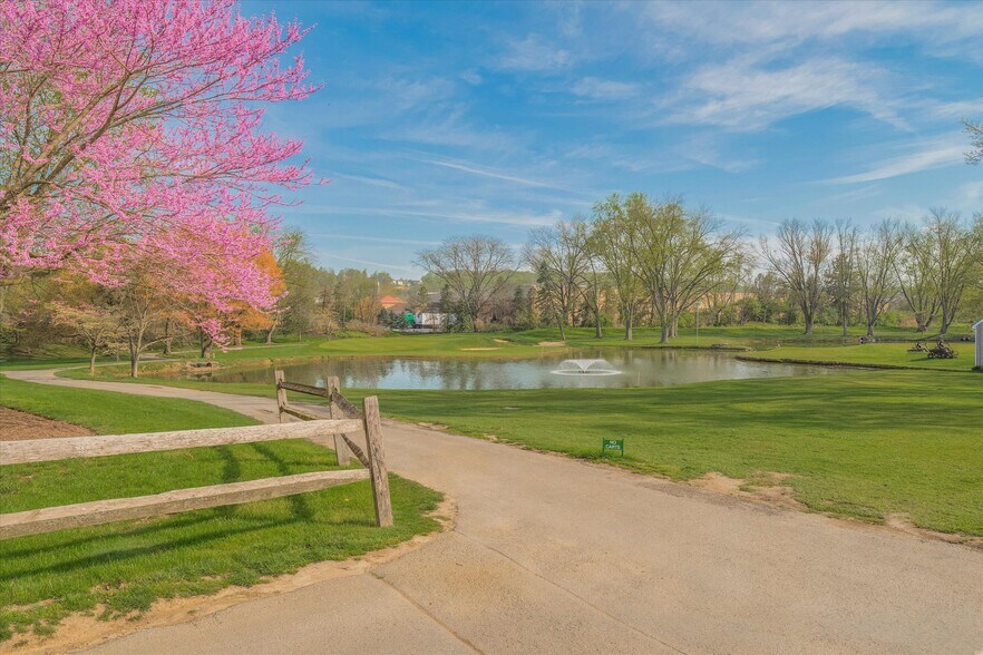 More Photos Of 55 Country Club Dr, Downingtown Medical For Lease