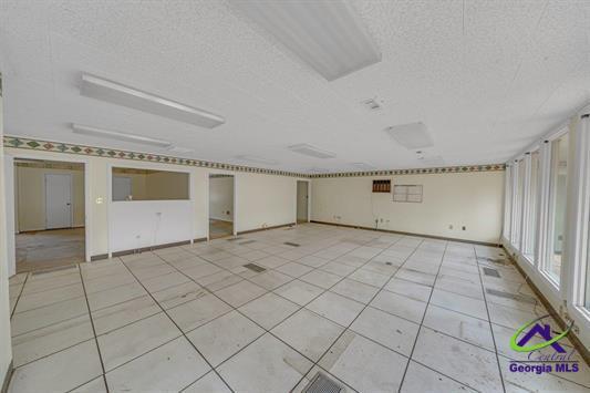 More Photos Of 512 Sumter St, Montezuma Medical For Sale