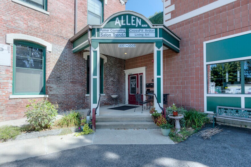 More Photos Of 1003-1013 Church St, Palmer Freestanding For Lease