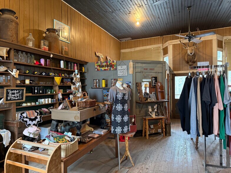 More Photos Of 128 River Rd, Marshall General Retail For Sale