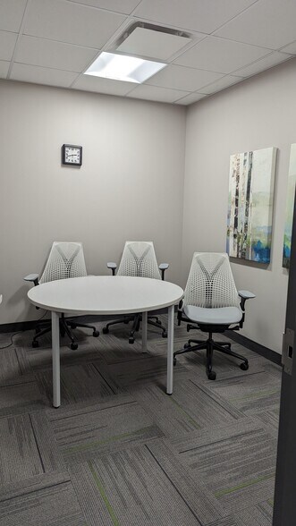 More Photos Of 700 York St, London Office For Lease