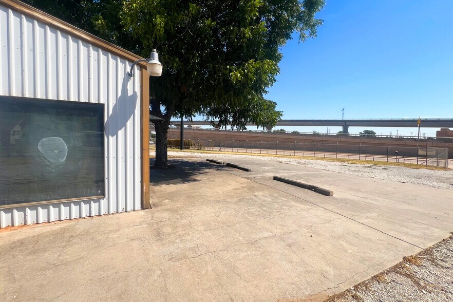 More Photos Of 231 Central Fwy E, Wichita Falls Land For Sale