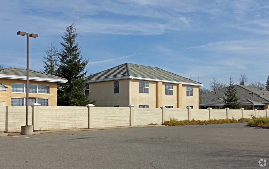 More Photos Of 1110 Civic Center Blvd, Yuba City Office For Lease