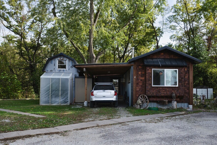 More Photos Of 225 S Barnett, Nauvoo Multifamily For Sale