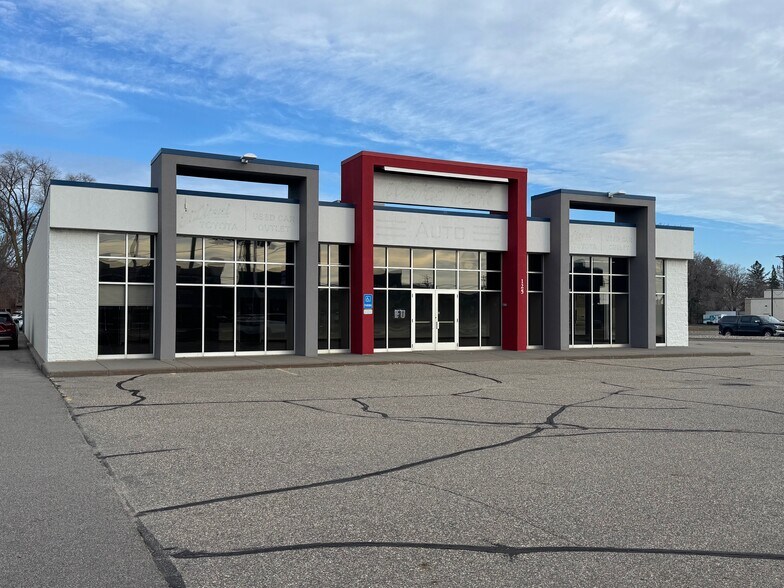 More Photos Of 125 Division St, Waite Park Auto Dealership For Sale