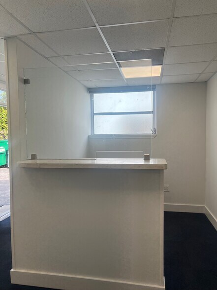 More Photos Of 220 SW 30th St, Fort Lauderdale Warehouse For Lease