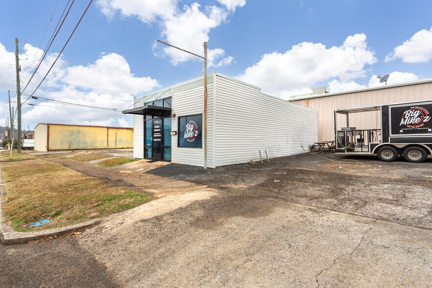 More Photos Of 702 Wilmer Ave, Anniston Office For Sale