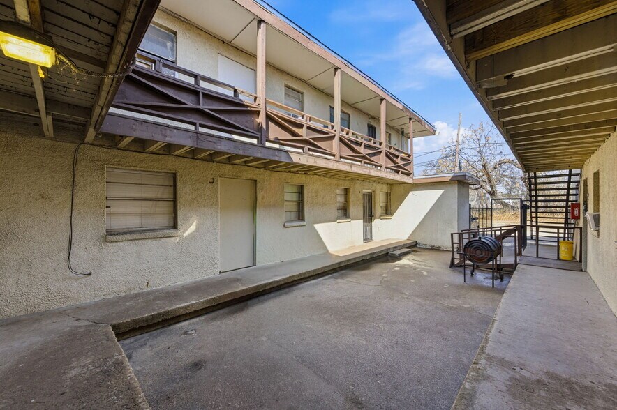 More Photos Of 2718 Cleveland St, Dallas Apartments For Sale