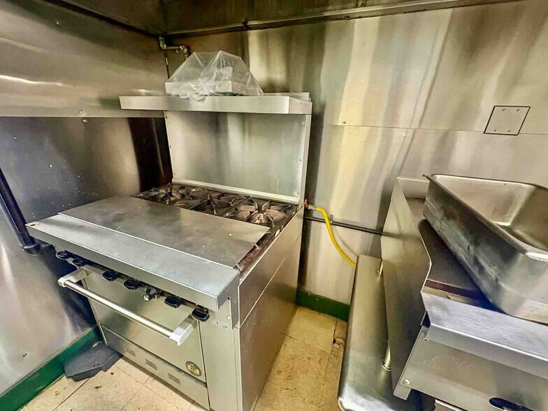 More Photos Of 117 Oxford ave, Enid Restaurant For Sale