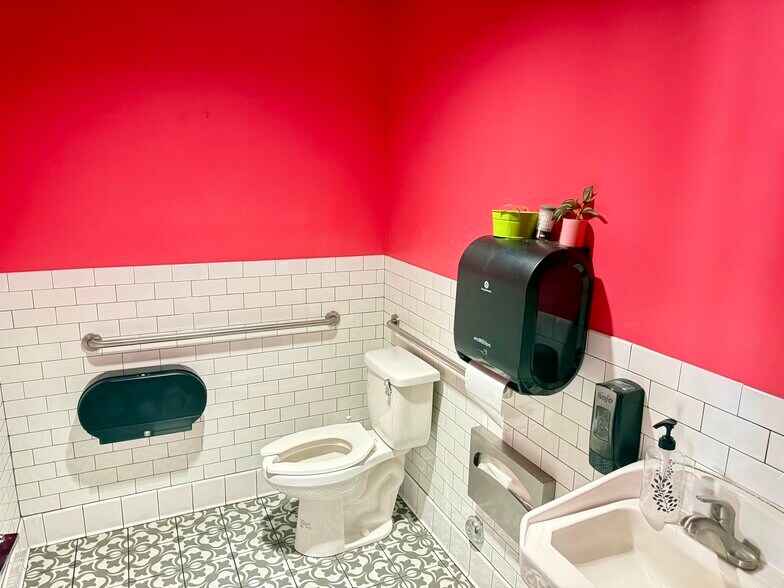 More Photos Of 401 E Foothill Blvd, Azusa Medical For Lease