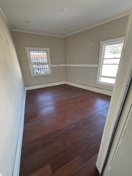 More Photos Of 1645 N La Brea Ave, Los Angeles Storefront Retail Office For Lease