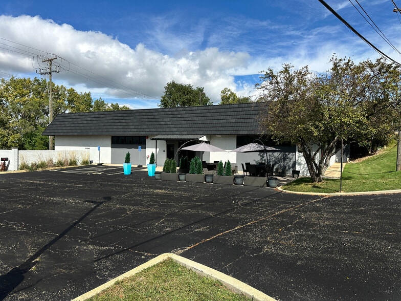 More Photos Of 423 N State St, Lockport Light Manufacturing For Sale