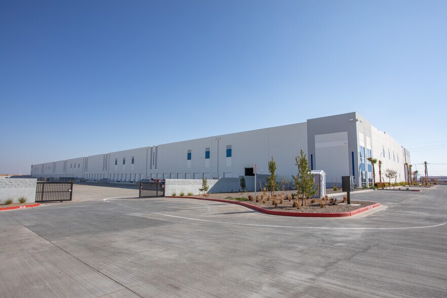 More Photos Of Northern Parkway & Dysart Road, El Mirage Unknown For Lease