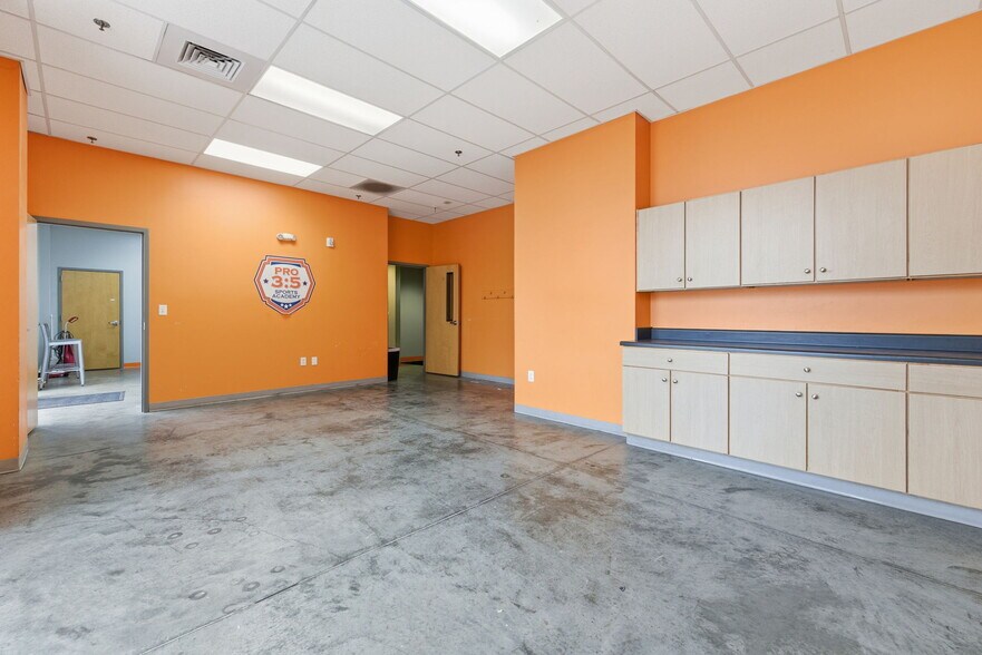 More Photos Of 3201 Northside Dr, Raleigh Light Distribution For Lease