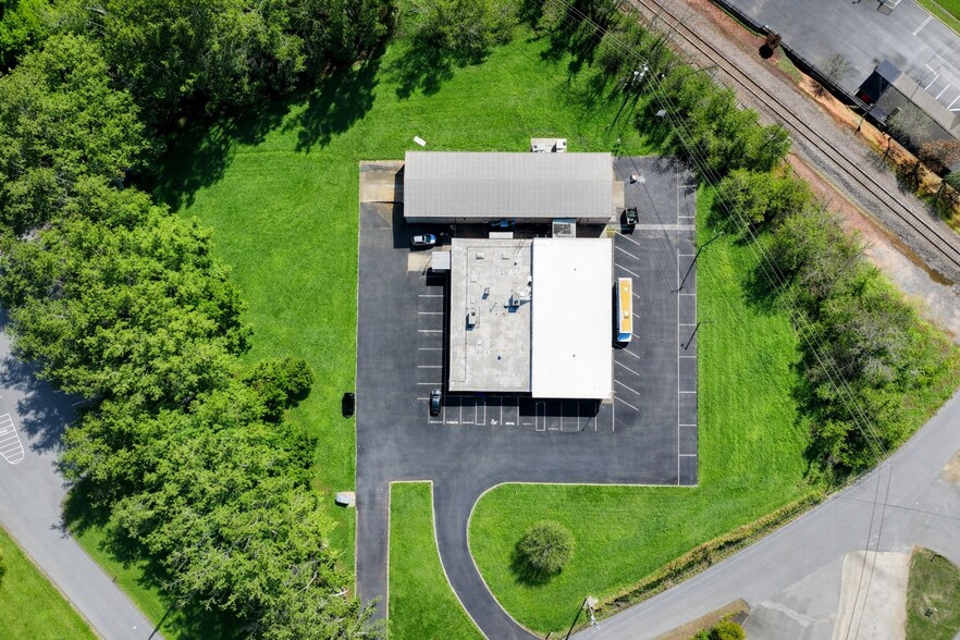 More Photos Of 315 Burke Dr, Morganton Light Manufacturing For Sale
