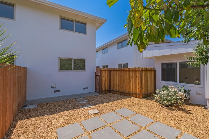 More Photos Of 344 Pennsylvania Dr, Watsonville Apartments For Sale