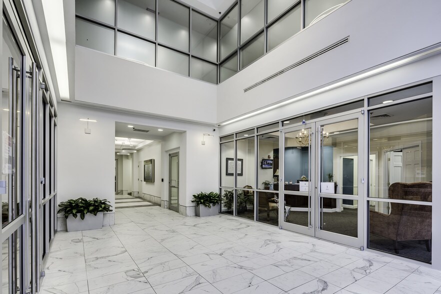 More Photos Of 30 W Patrick St, Frederick Office Residential For Lease