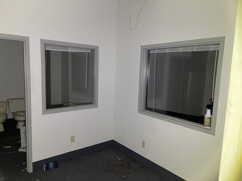 More Photos Of 4345-4781 Bay Rd, Saginaw Freestanding For Lease