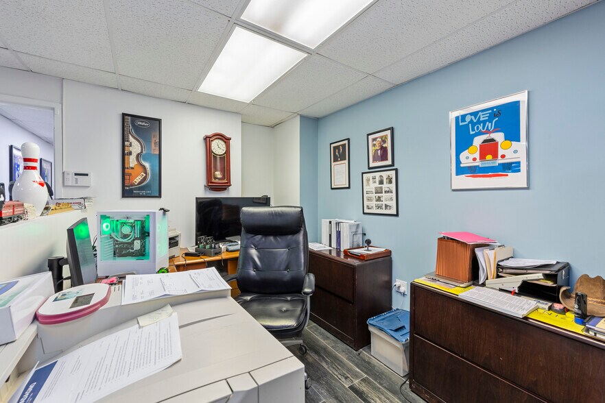 More Photos Of 14-07 113th St, College Point Research And Development For Lease