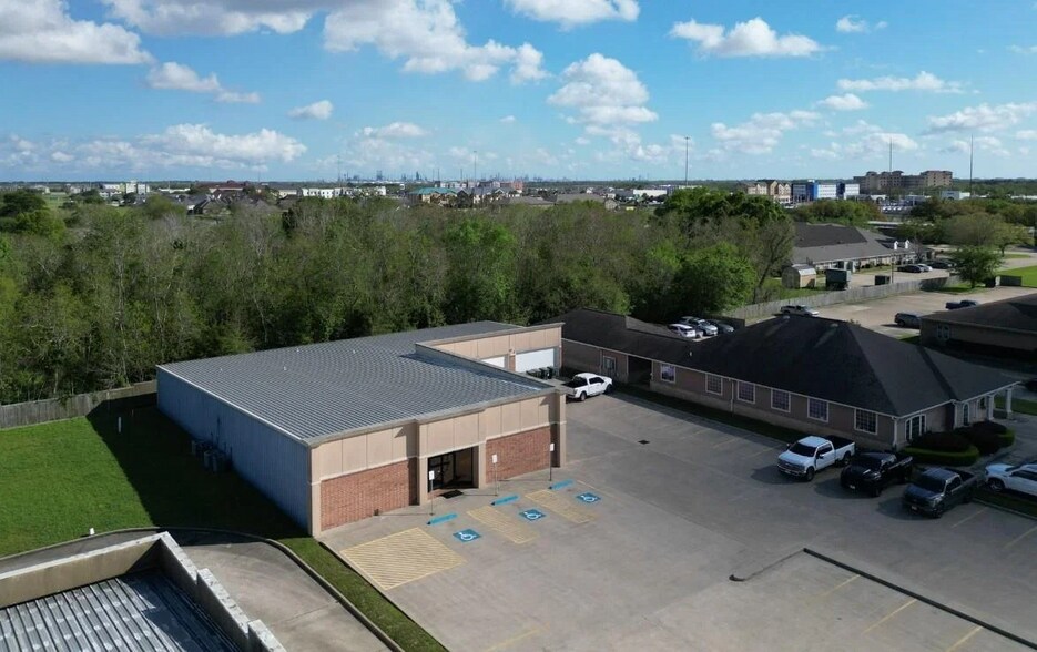 More Photos Of 3180 Central Mall Dr, Port Arthur Medical For Sale