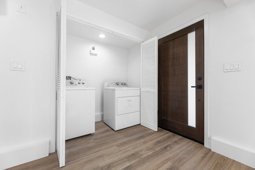 More Photos Of 496 E 52nd St, Long Beach Multifamily For Sale