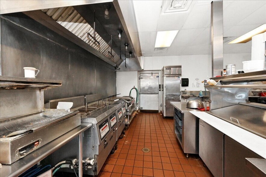 More Photos Of 812 Main St NE, Hanceville Fast Food For Sale