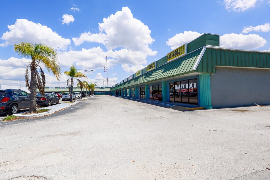 More Photos Of 12340-12384 US Highway 19, Hudson Storefront For Lease