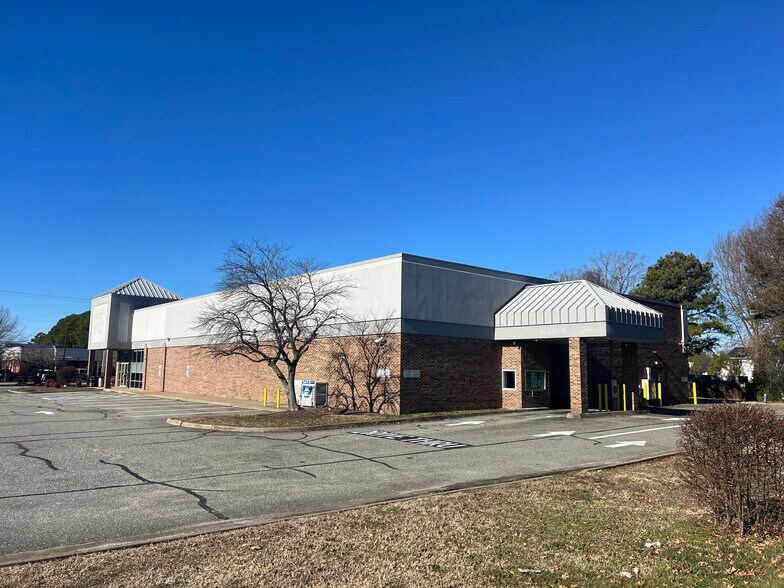 More Photos Of 671 J Clyde Morris Blvd, Newport News Drugstore For Lease