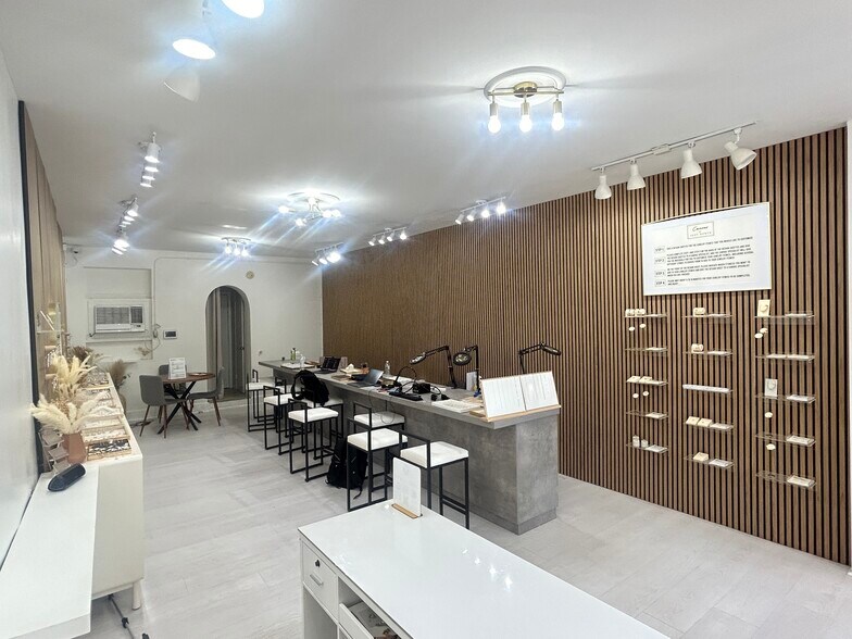 More Photos Of 728 S Broadway, Baltimore Storefront Retail Residential For Lease