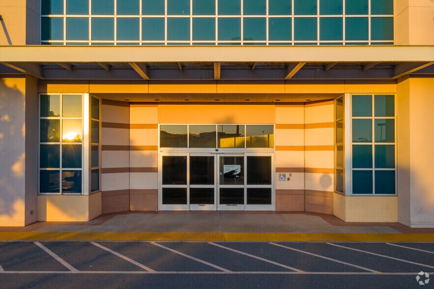 More Photos Of 720 Dubuque Ave, South San Francisco Warehouse For Lease