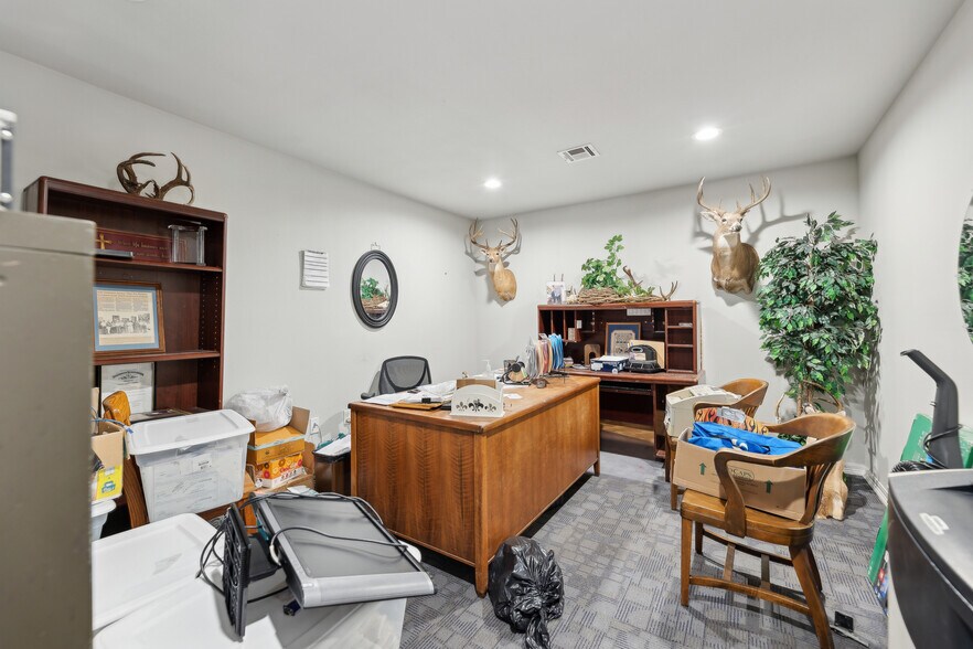 More Photos Of 4151 N Wood Dr, Okmulgee Service For Sale